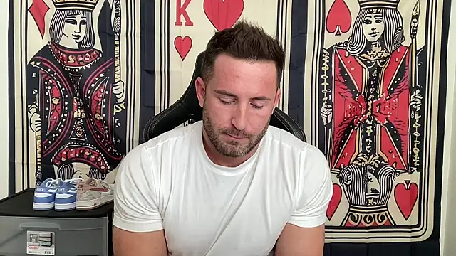 brettmycles28 online show from November 2025 05:14:01 PM