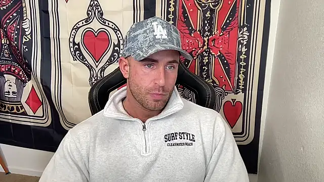 brettmycles28 online show from December 2025 10:26:01 PM