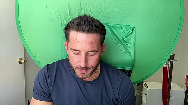brettmycles28 online show from May 2026 09:23:02 PM