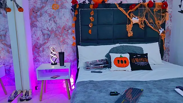 Angelique Angell online show from October 2025 07:56:02 PM