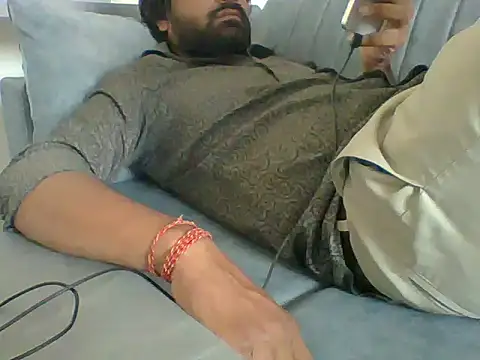 Snapshot of autophile-indian chatting on November 2025 09:43:02 AM autophile-indian online show from November 2025 09:43:02 AM