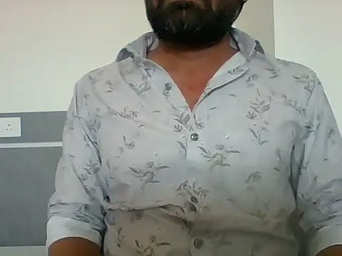 Snapshot of autophile-indian chatting on December 2025 06:21:01 AM autophile-indian online show from December 2025 06:21:01 AM