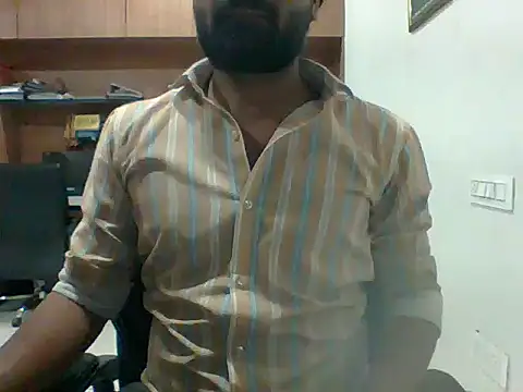 Snapshot of autophile-indian chatting on December 2025 06:01:02 AM autophile-indian online show from December 2025 06:01:02 AM