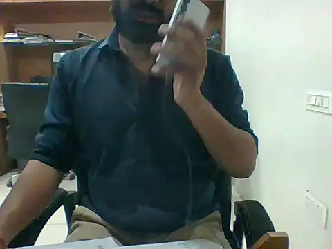 Snapshot of autophile-indian chatting on December 2025 05:03:01 AM autophile-indian online show from December 2025 05:03:01 AM