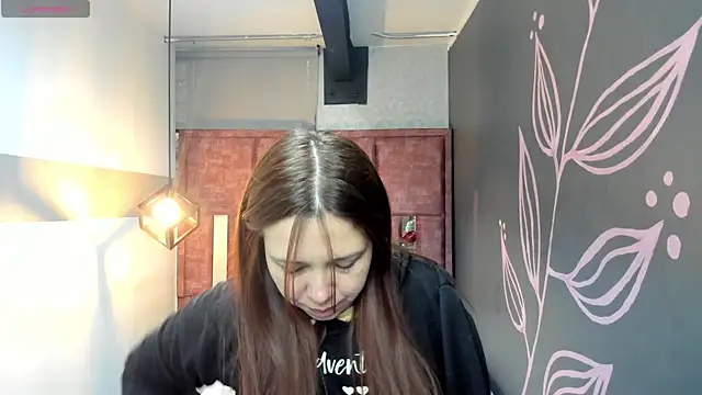 Snapshot of Isa_Thompson__ chatting on September 2025 11:59:01 AM Isa Thompson online show from September 2025 11:59:01 AM