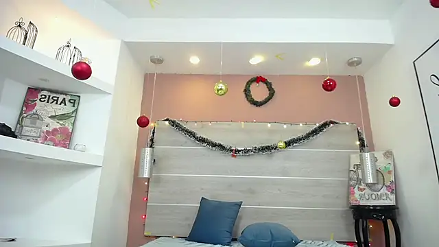 Snapshot of AlexandraCambell chatting on December 2025 02:19:01 AM AlexandraCambell online show from December 2025 02:19:01 AM