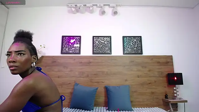 Snapshot of AlexandraCambell chatting on February 2026 08:32:01 AM AlexandraCambell online show from February 2026 08:32:01 AM