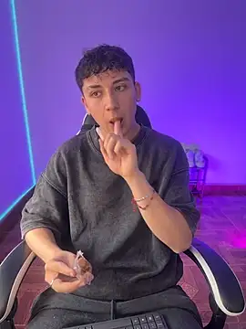 Snapshot of Casper___kyy chatting on November 2025 06:10:01 PM Casper kyy online show from November 2025 06:10:01 PM