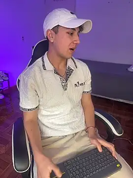 Snapshot of Casper___kyy chatting on November 2025 06:44:02 PM Casper kyy online show from November 2025 06:44:02 PM