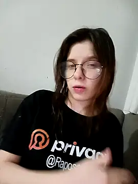 Snapshot of raposinharosada chatting on January 2026 02:27:02 AM raposinharosada online show from January 2026 02:27:02 AM