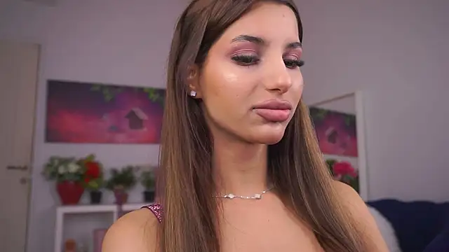 ZariaVera online show from November 2025 07:43:01 PM