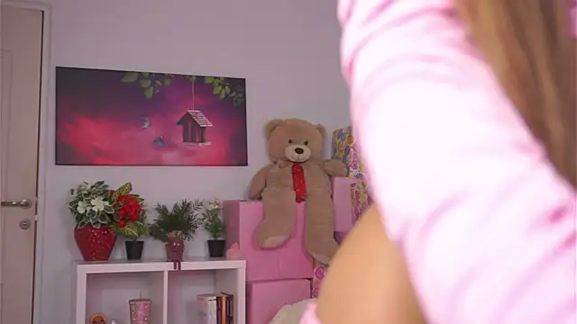 ZariaVera online show from November 2025 07:18:02 PM
