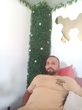 Snapshot of Miguel_SaraPink chatting on March 2026 09:32:02 PM Miguel SaraPink online show from March 2026 09:32:02 PM