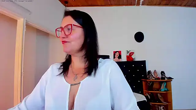 D Martii online show from October 2025 01:01:02 PM