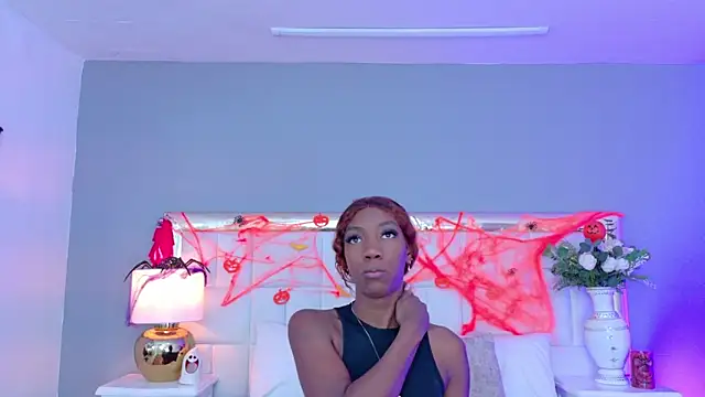 MadeleineHocker online show from October 2025 01:43:02 PM