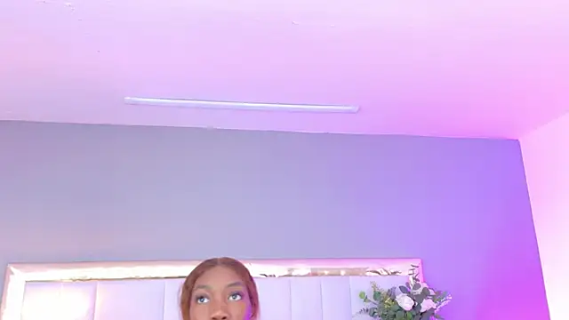 MadeleineHocker online show from November 2025 12:27:02 PM