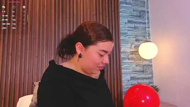 leilapons online show from February 2026 07:54:01 PM