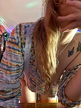 Snapshot of PeachyAriel chatting on March 2026 11:51:02 PM PeachyAriel online show from March 2026 11:51:02 PM