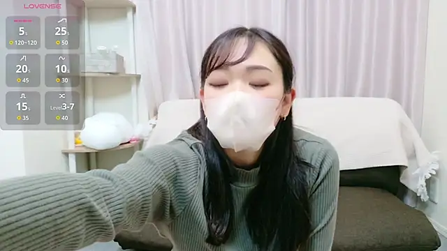 yuu-chan  online show from November 2025 10:18:01 AM