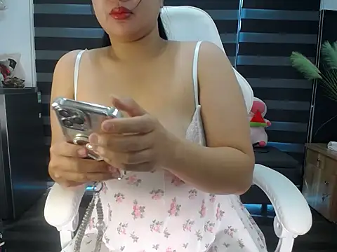 NANA 199k online show from November 2025 07:03:02 AM