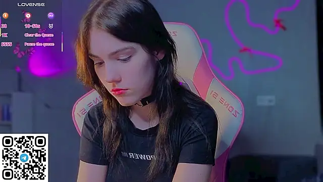 Sophie SkyAngel online show from March 2026 06:00:01 PM