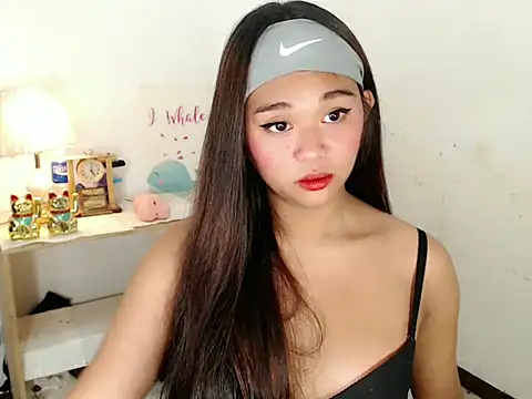 Malia cummer online show from October 2025 11:00:02 AM