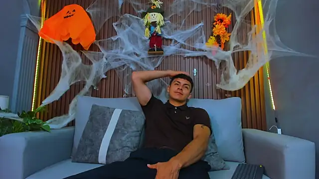 Leo santoro online show from October 2025 01:34:01 PM