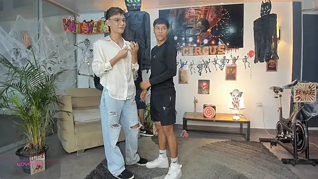 Bisexlifehot   online show from October 2025 11:12:02 PM