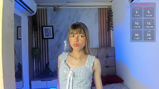 Snapshot of Vanessa_Jenner chatting on May 2026 08:49:02 PM Vanessa Jenner online show from May 2026 08:49:02 PM