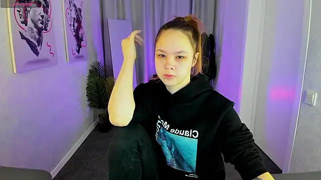 Lori Blossom online show from February 2026 01:13:01 AM