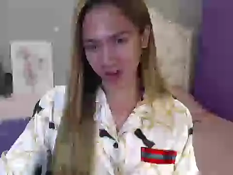 Snapshot of urGoddessChloexxx chatting on May 2026 05:32:01 PM urGoddessChloexxx online show from May 2026 05:32:01 PM