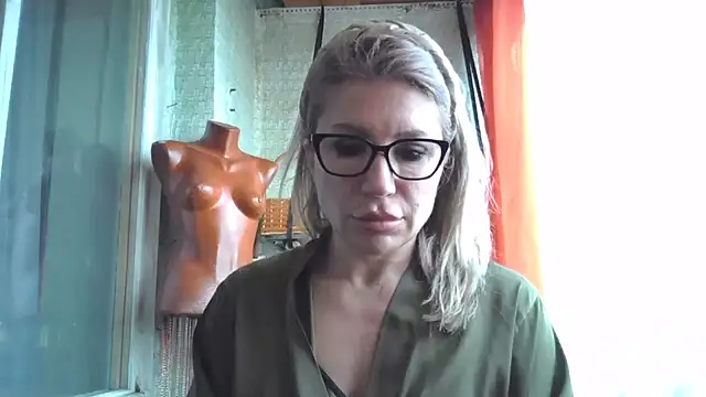 fox red lady7 online show from April 2026 10:05:02 AM