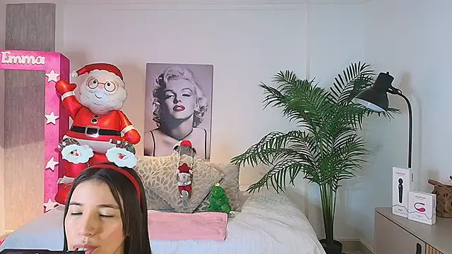 LUNAA    online show from December 2025 03:55:01 AM