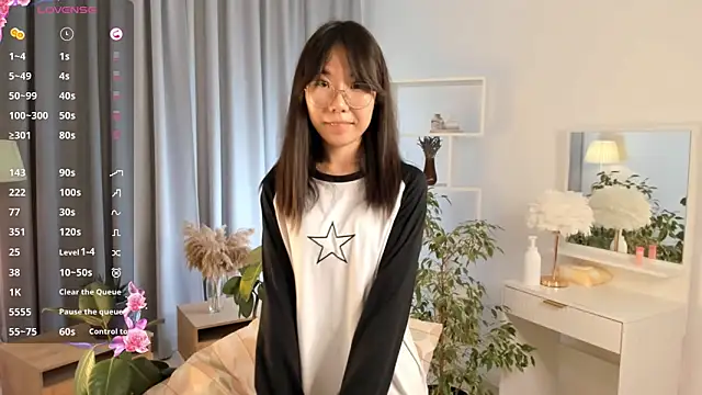 UdelaDodson online show from October 2025 03:09:01 PM