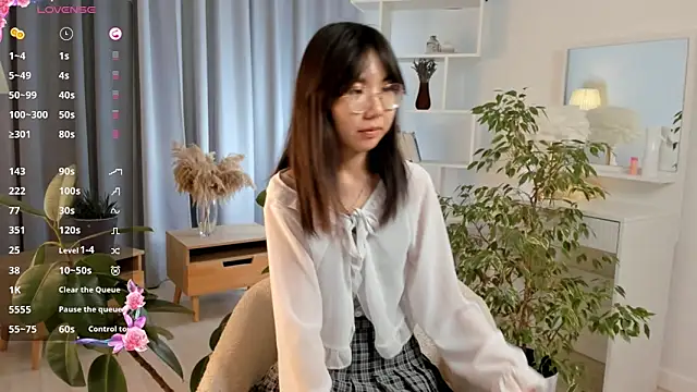 UdelaDodson online show from October 2025 03:21:01 PM