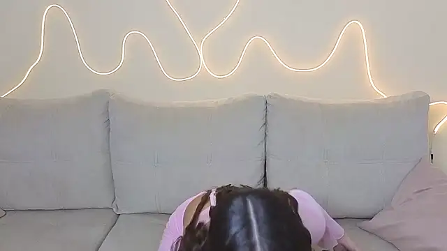 KathrynBrooks online show from November 2025 01:00:02 PM