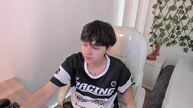 Nathaly ds online show from November 2025 06:42:02 PM