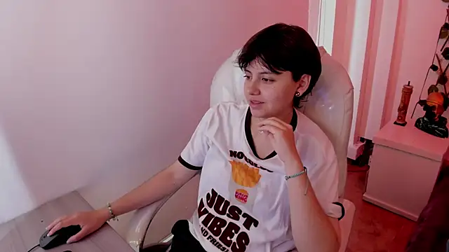 Nathaly ds online show from January 2026 06:53:02 PM