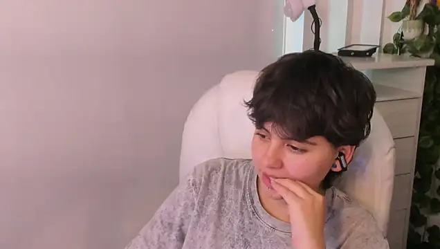 Snapshot of Nathaly_ds chatting on May 2026 04:48:01 PM Nathaly ds online show from May 2026 04:48:01 PM