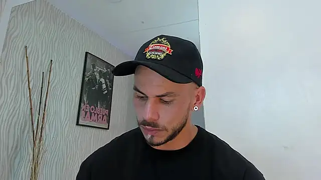 Snapshot of dylan_jacobx chatting on June 2026 06:36:01 PM dylan jacobx online show from June 2026 06:36:01 PM