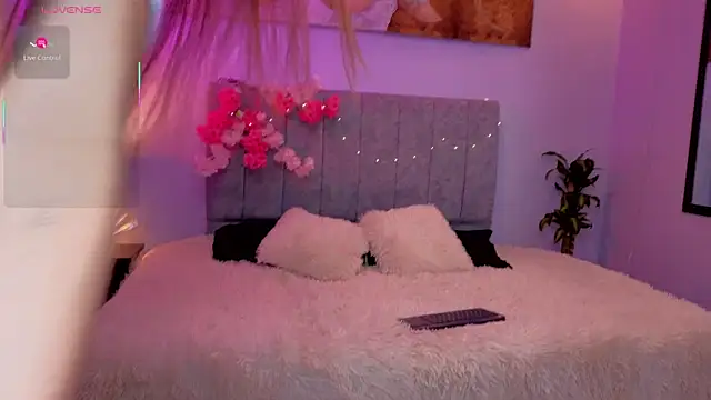 antonellastar24  online show from September 2025 08:33:01 PM