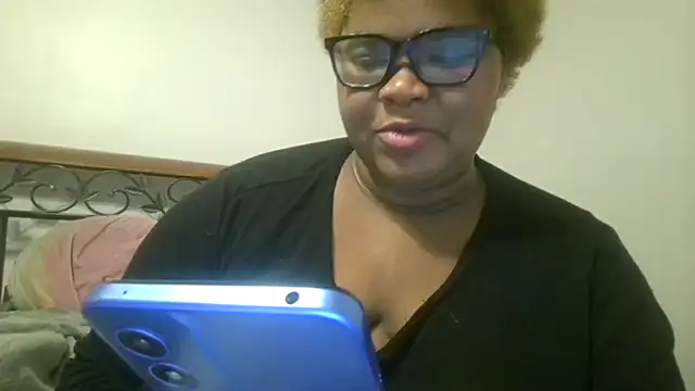 Snapshot of techprincessxx chatting on November 2025 03:43:02 PM techprincessxx online show from November 2025 03:43:02 PM