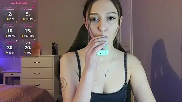 white liillyy online show from April 2026 10:21:02 PM