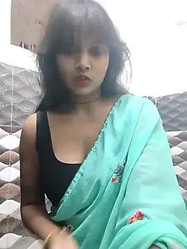 RAYI Queen 2 online show from October 2025 06:08:02 PM