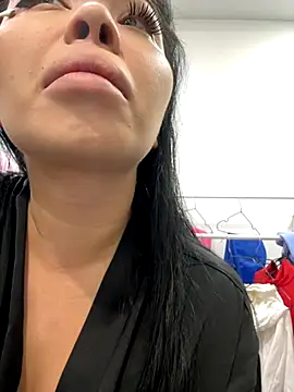 Mia stepMOM online show from October 2025 06:31:01 AM
