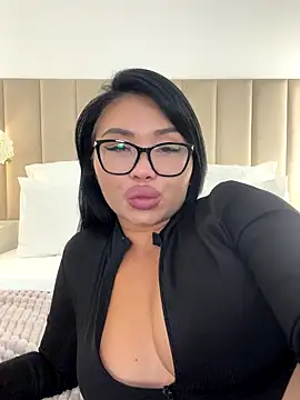 Mia stepMOM online show from October 2025 06:20:01 PM
