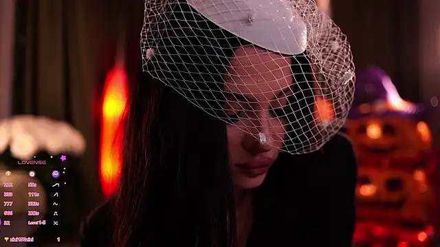 MaryHols online show from October 2025 04:08:02 PM