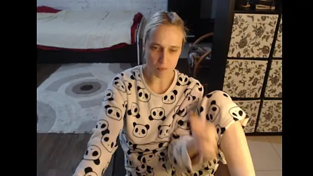 Ur SweetLuckyGirl777 online show from September 2025 05:40:02 PM