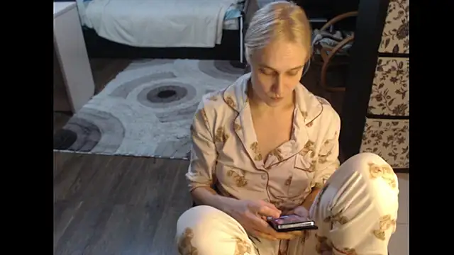 Ur SweetLuckyGirl777 online show from October 2025 03:33:01 PM