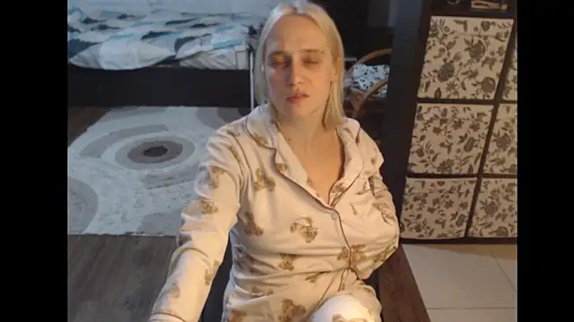 Ur SweetLuckyGirl777 online show from October 2025 05:46:02 PM